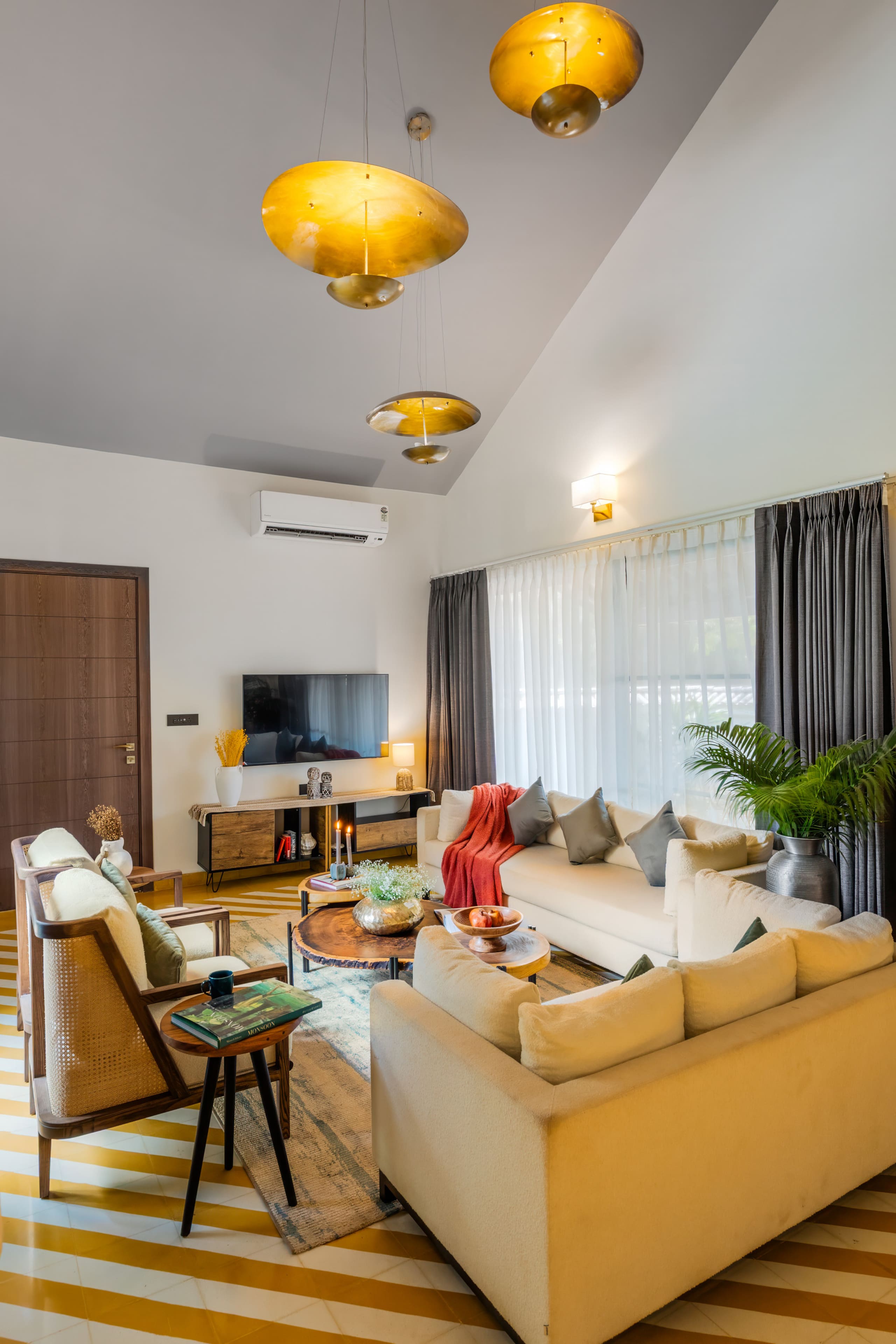 Sereno Susegad 5bhk luxe villa pvt pool by Elysium 12