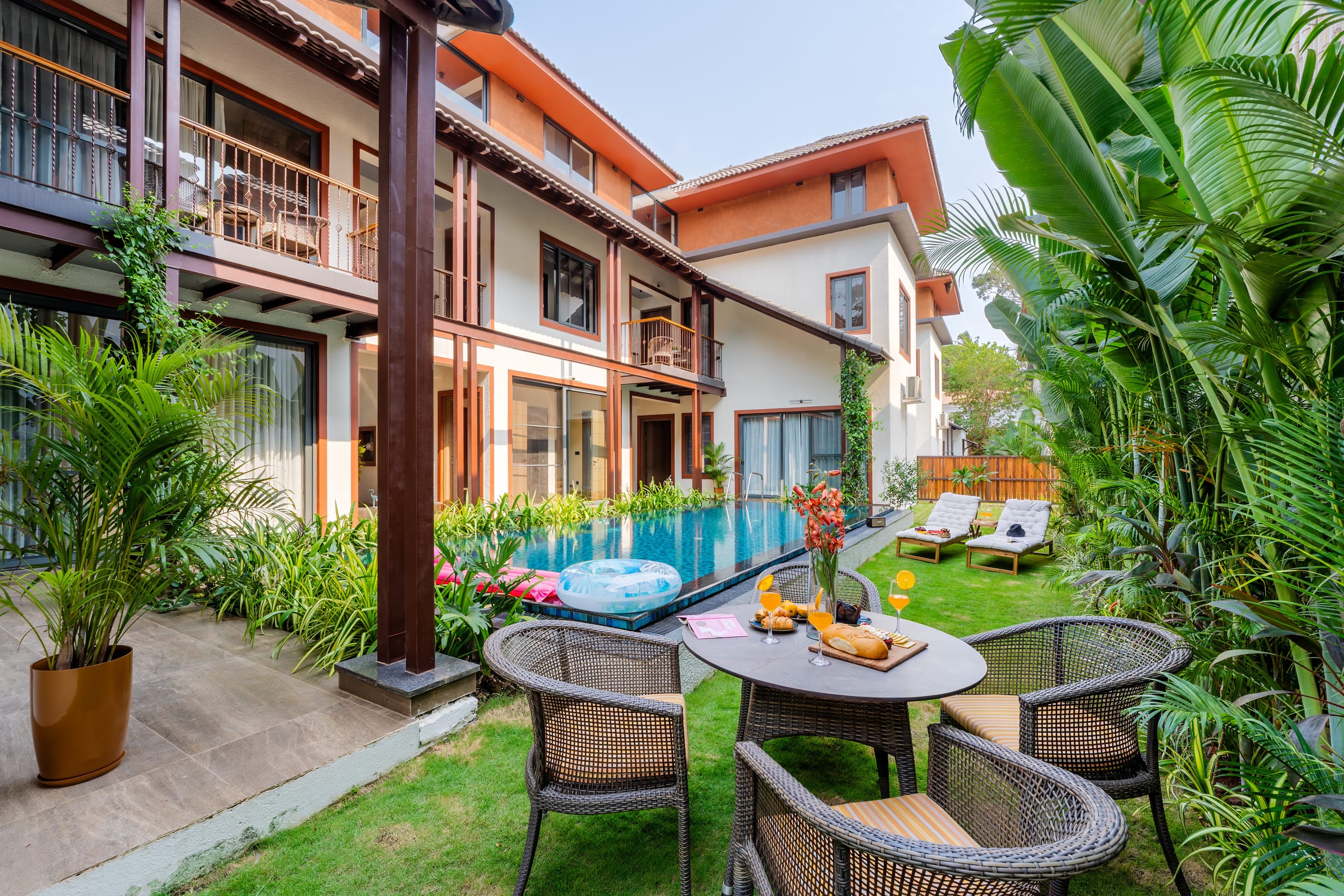 Sereno Susegad 5bhk luxe villa pvt pool by Elysium 7