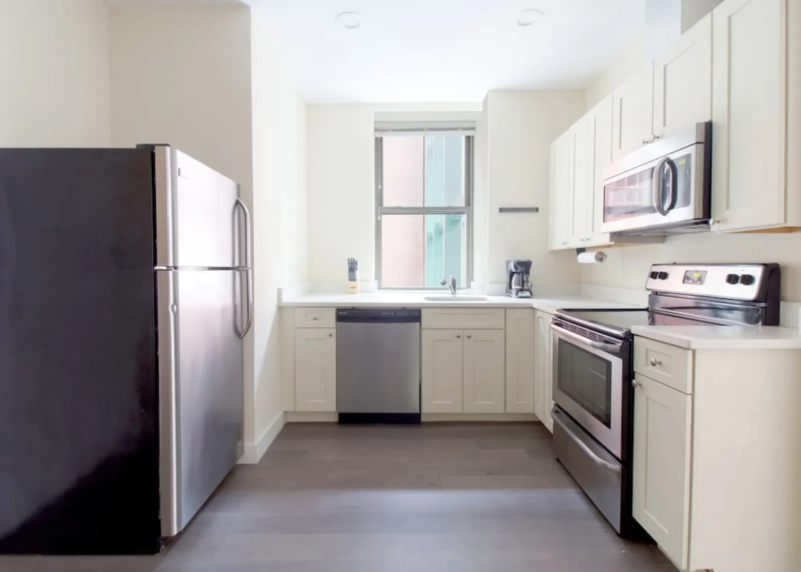 Downtown Boston Studio Keyless Entry Fast Wifi 6
