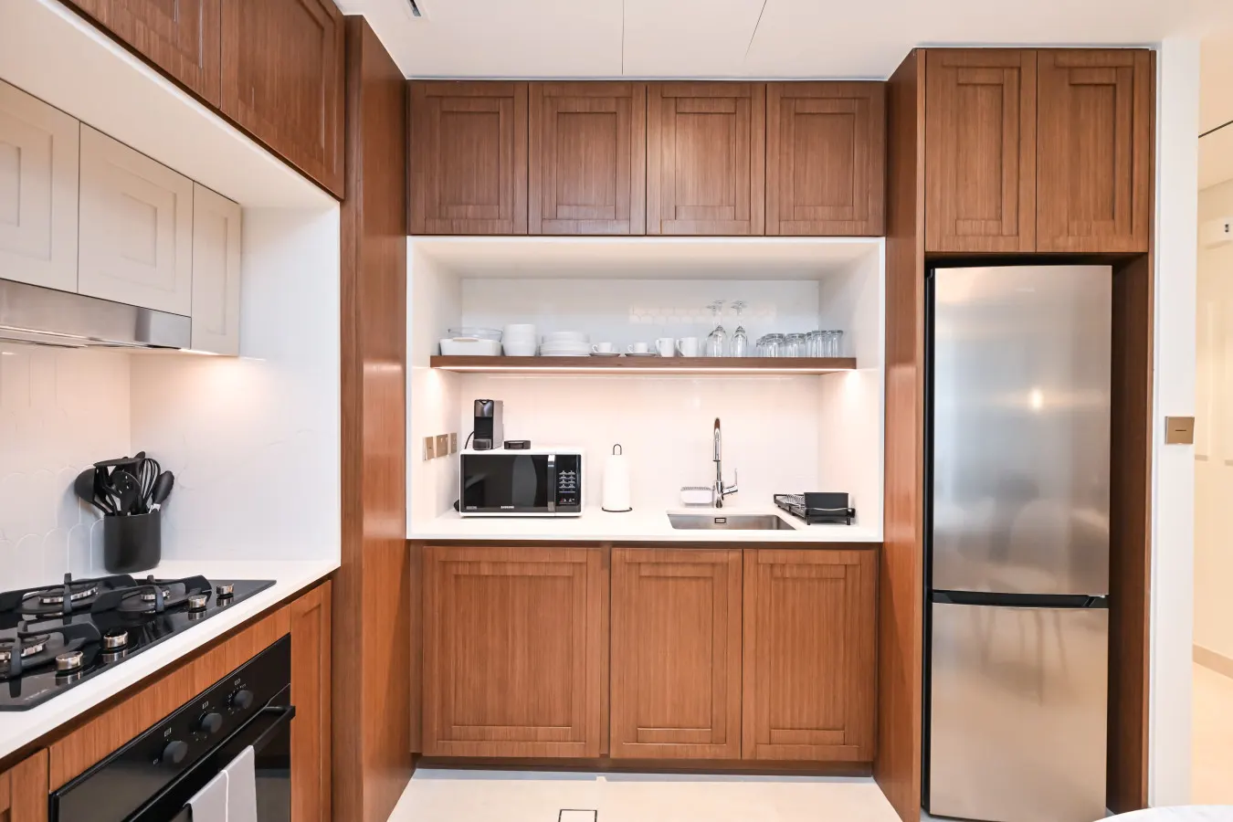 Palace Beach Serenity Modern 1BR in Dubai 5