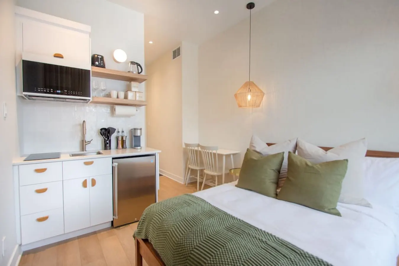 Studio3/Plateau/St-Denis/Terraces/SelfCheck-In/AC 2