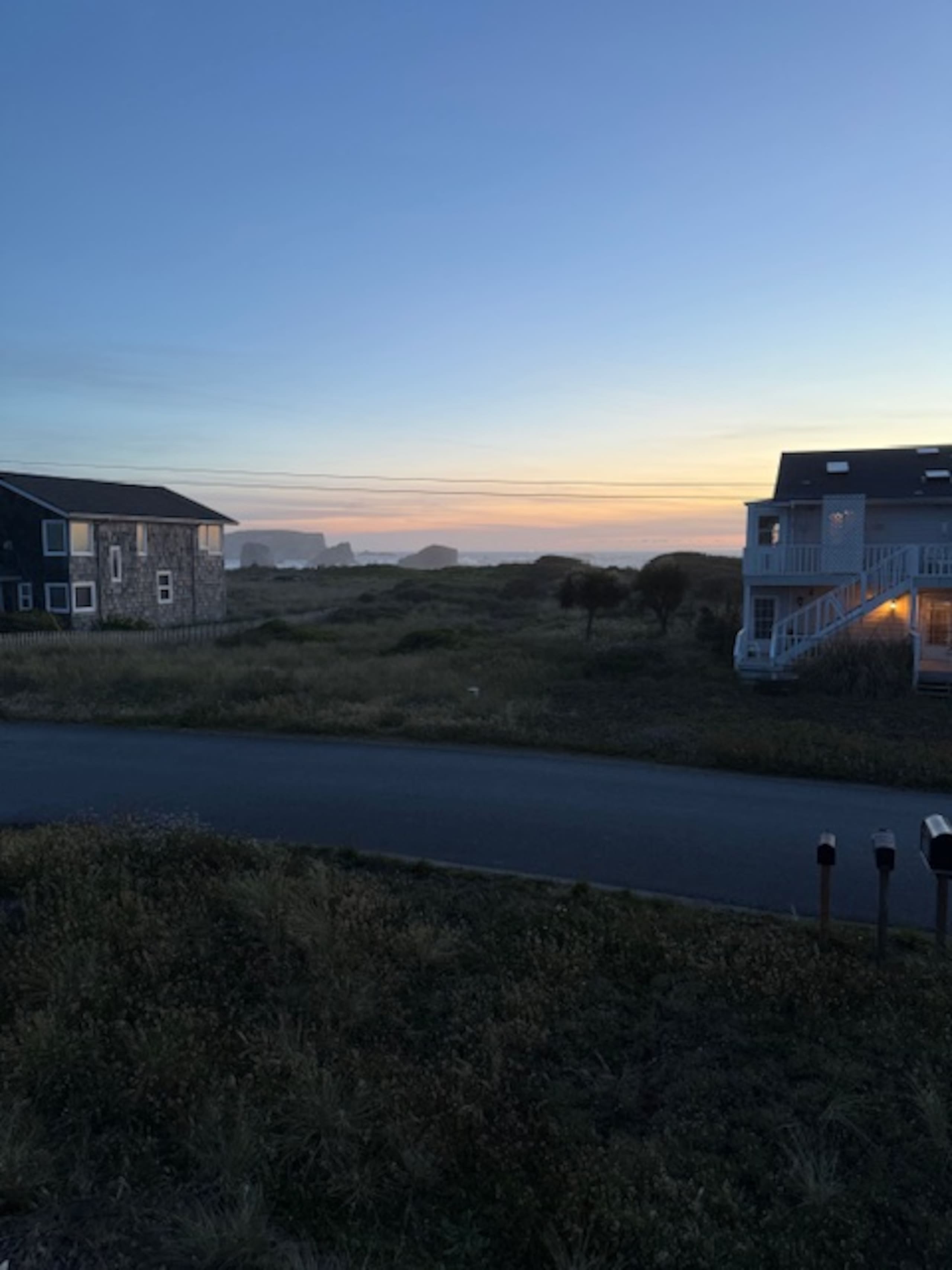 Grandma's Bandon Beach House - on the jetty! 32