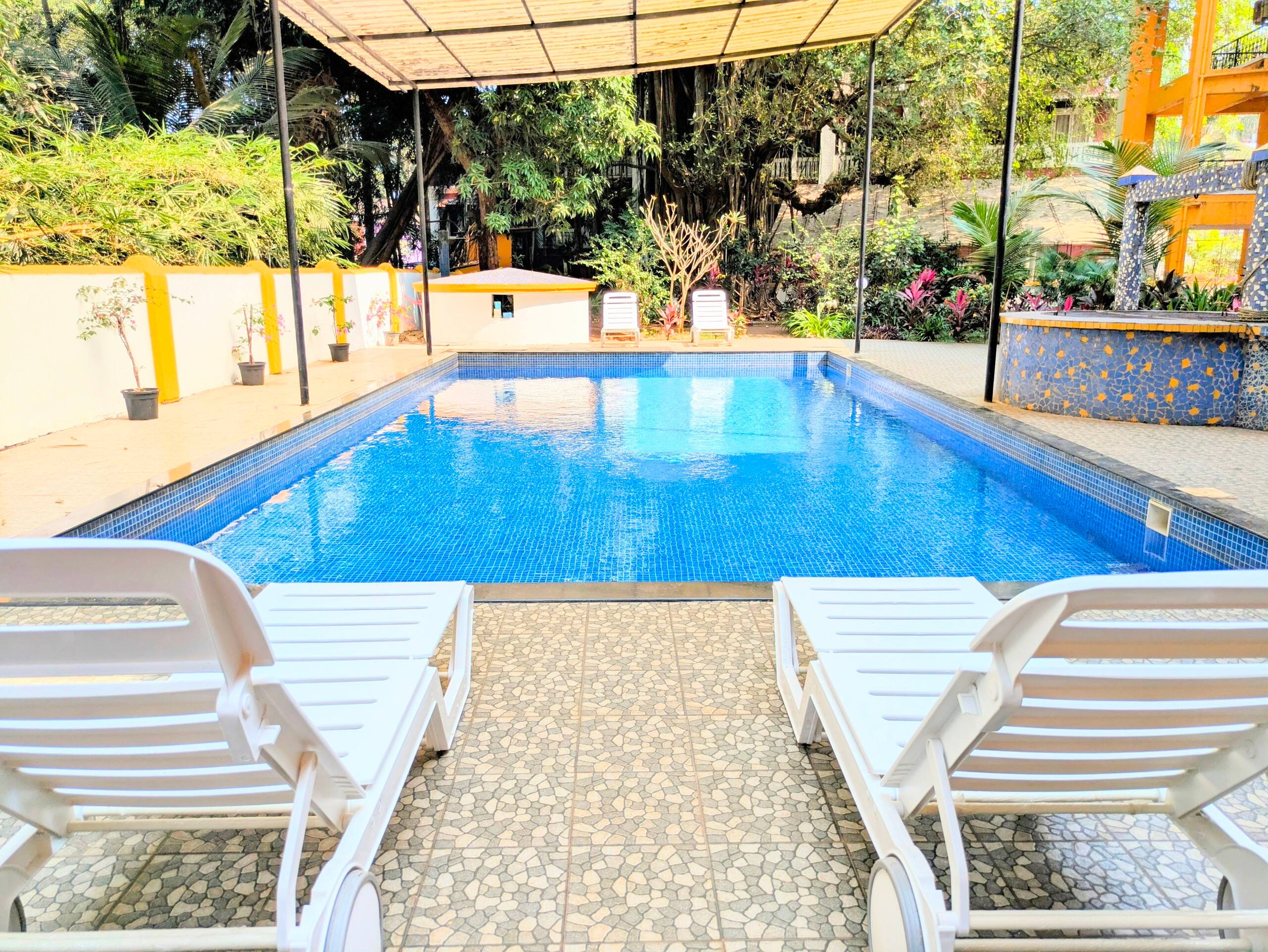 Studio Apartment with Pool Candolim | Casa Stay 18