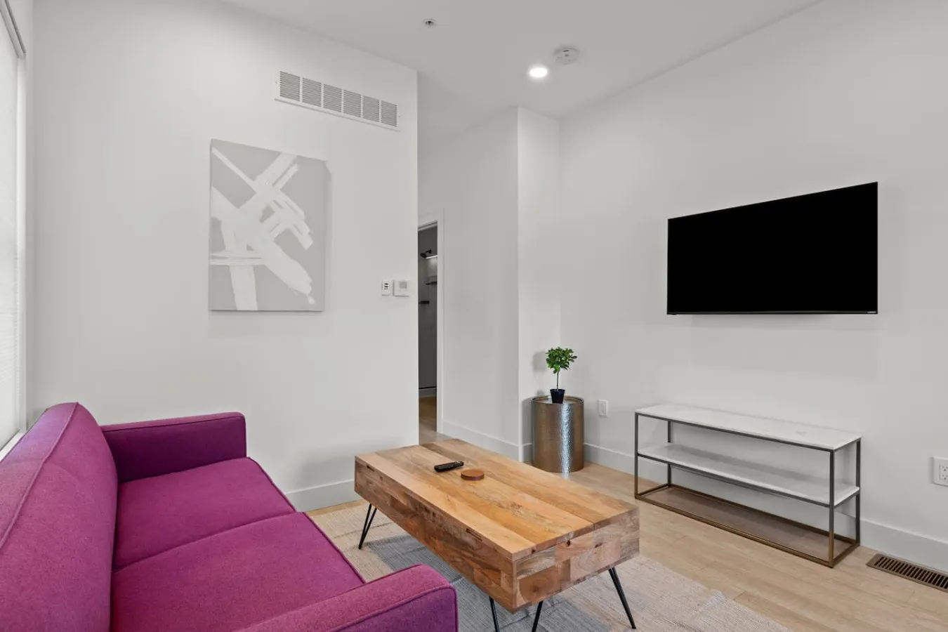 Your Monthly Home in Columbus Cozy 30-Night Stay 2