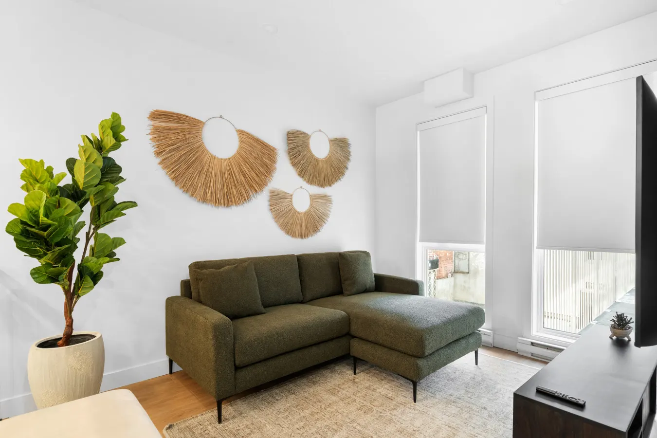 Plateau - Spacious New 3bdr in Habitat Plateau by Denstays - Unit 101 2