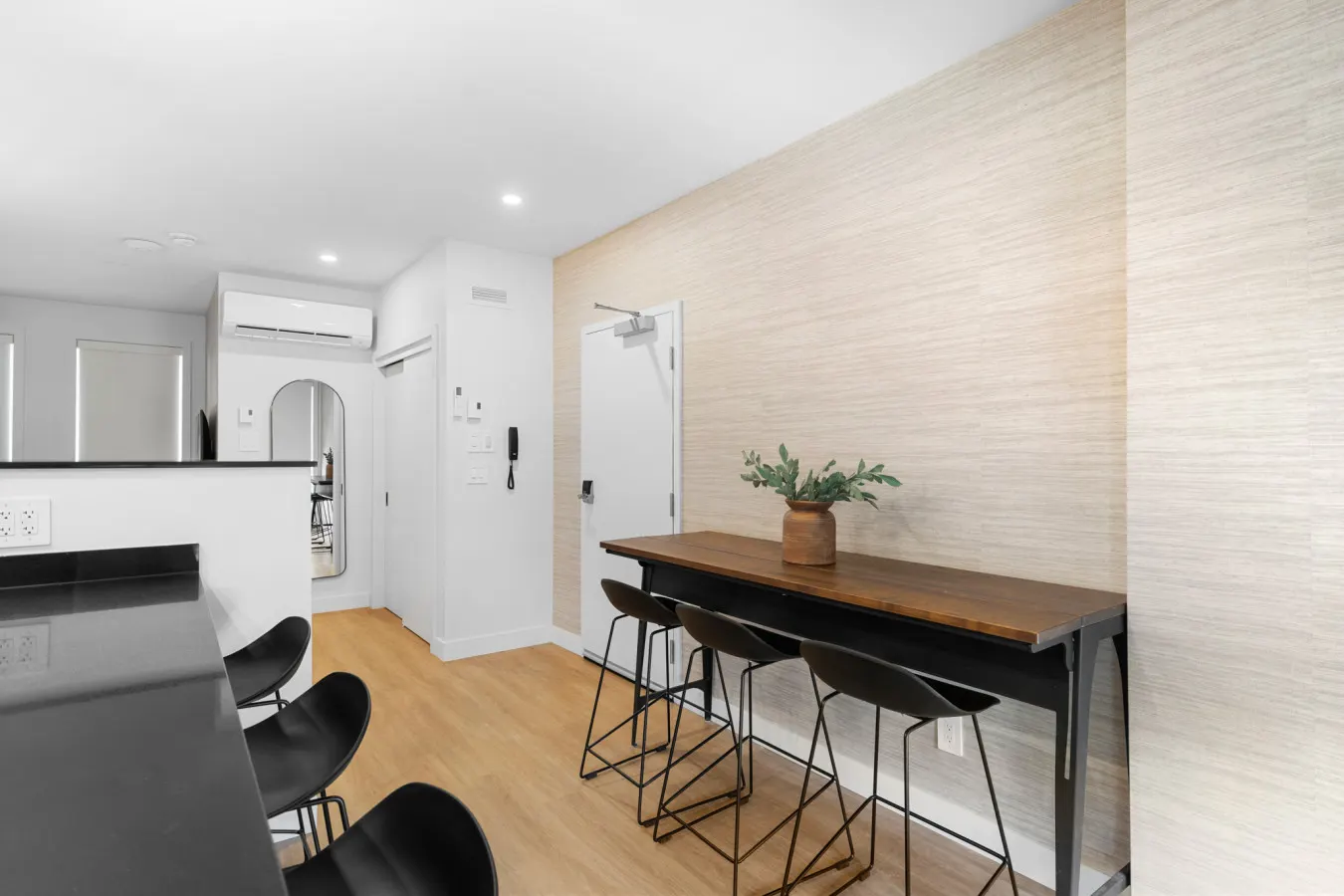 Plateau - Spacious New 3bdr in Habitat Plateau by Denstays - Unit 101 9