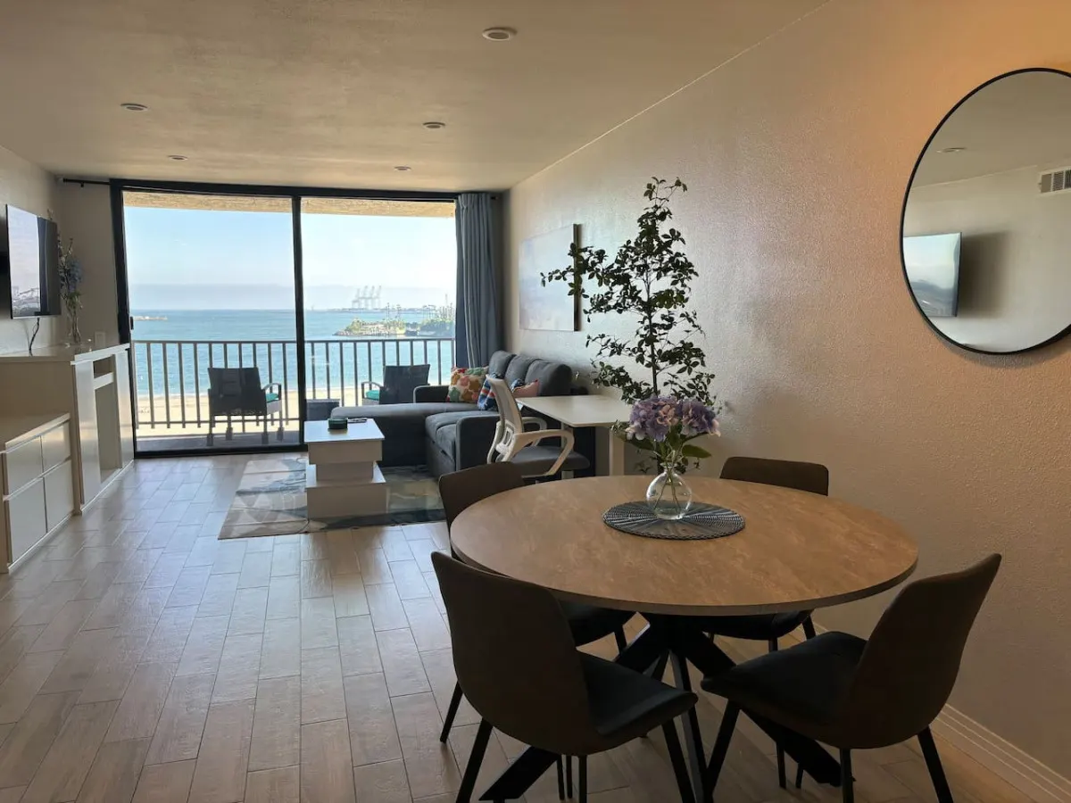 Long Beach Condo - Beachfront, Pool, Best Views