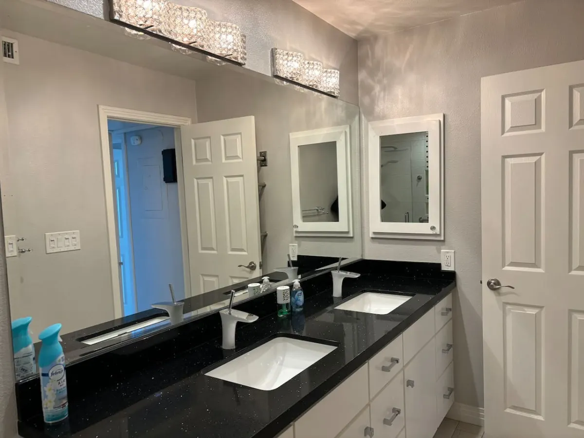 Long Beach Condo - Beachfront, Pool, Best Views 10