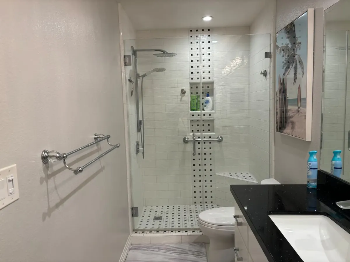 Long Beach Condo - Beachfront, Pool, Best Views 11