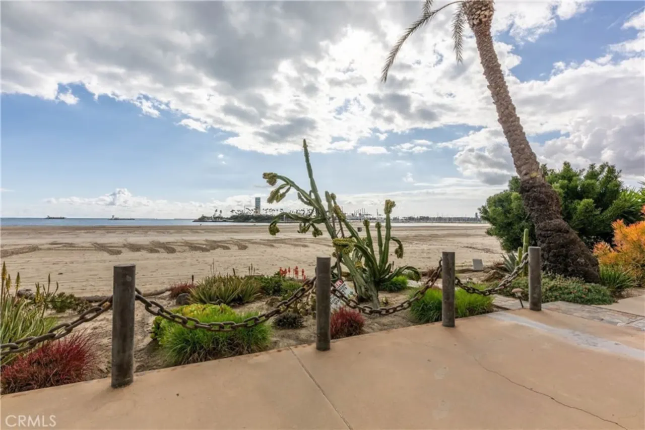 Long Beach Condo - Beachfront, Pool, Best Views 20
