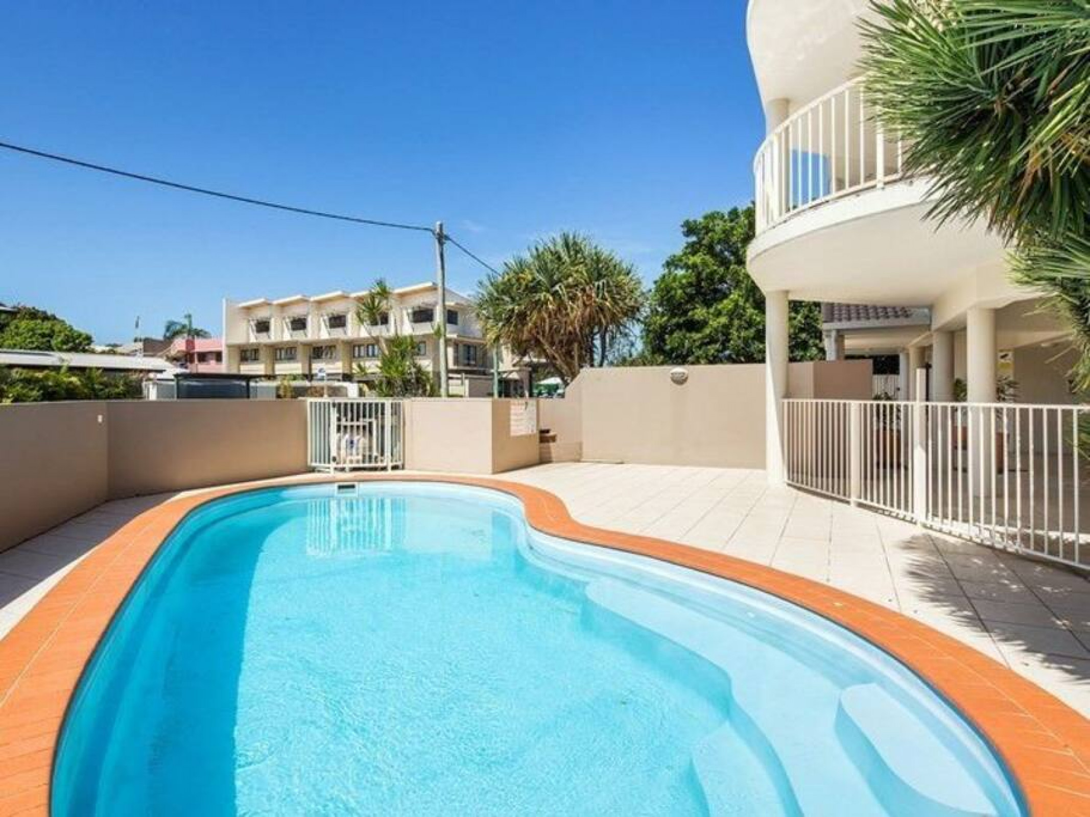 Mudjimba Beach · 2min walk to Beach, Cafes & Village, The Sunny Coasts Hidden Gem with Pool