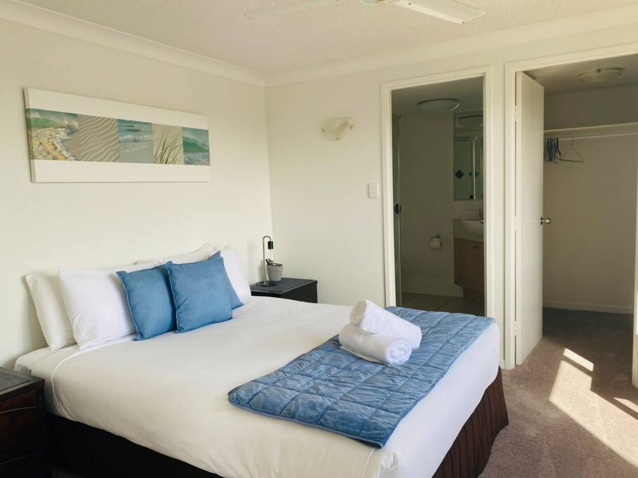 Mudjimba Beach · 2min walk to Beach, Cafes & Village, The Sunny Coasts Hidden Gem with Pool — photo 2