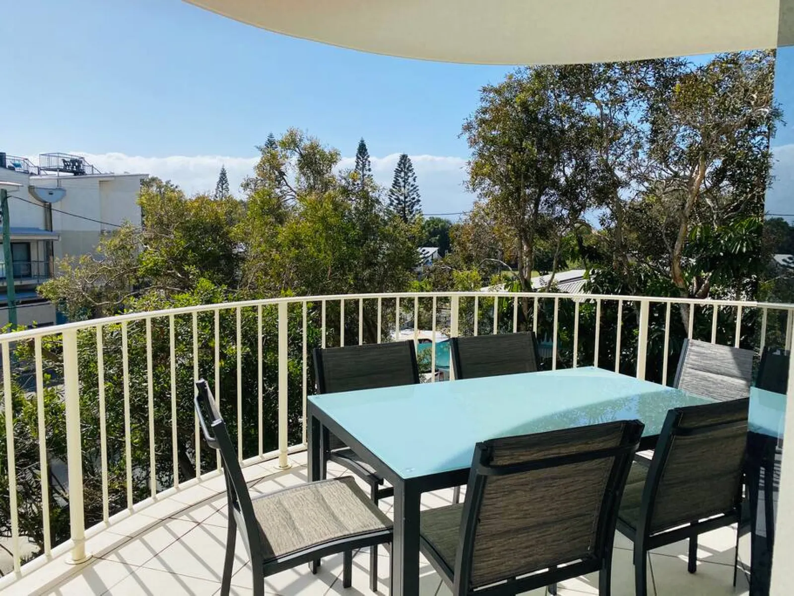 Mudjimba Beach 2min walk to Beach, Cafes & Village, The Sunny Coasts Hidden Gem with Pool 9