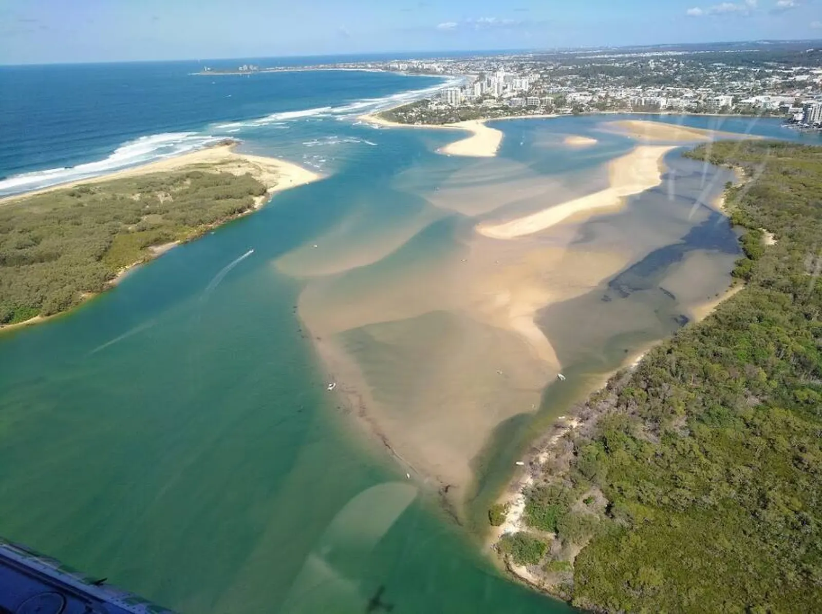 Mudjimba Beach 2min walk to Beach, Cafes & Village, The Sunny Coasts Hidden Gem with Pool 19