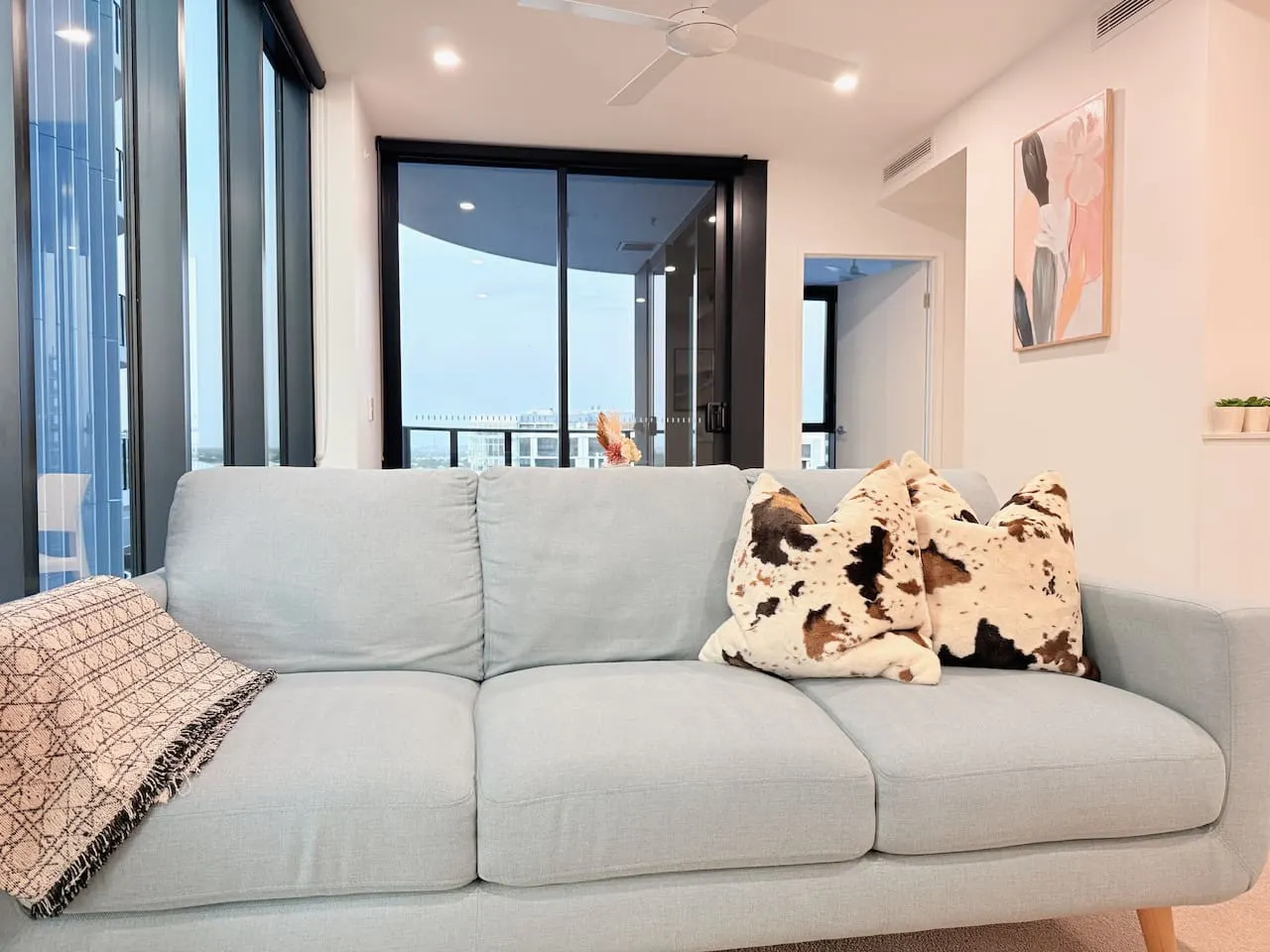 River Breeze Hamilton 3B2B with Free Parking 11