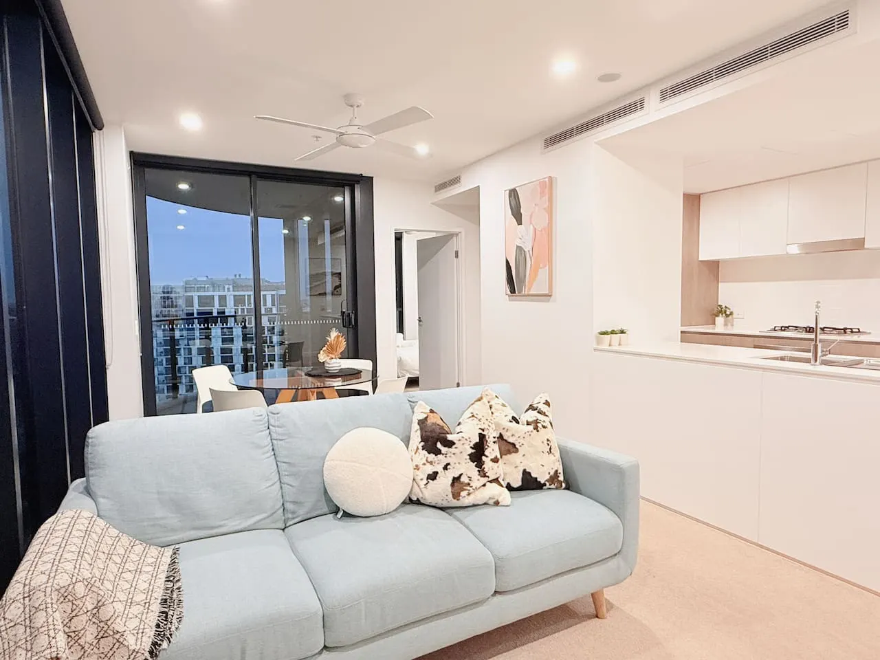 River Breeze Hamilton 3B2B with Free Parking 19