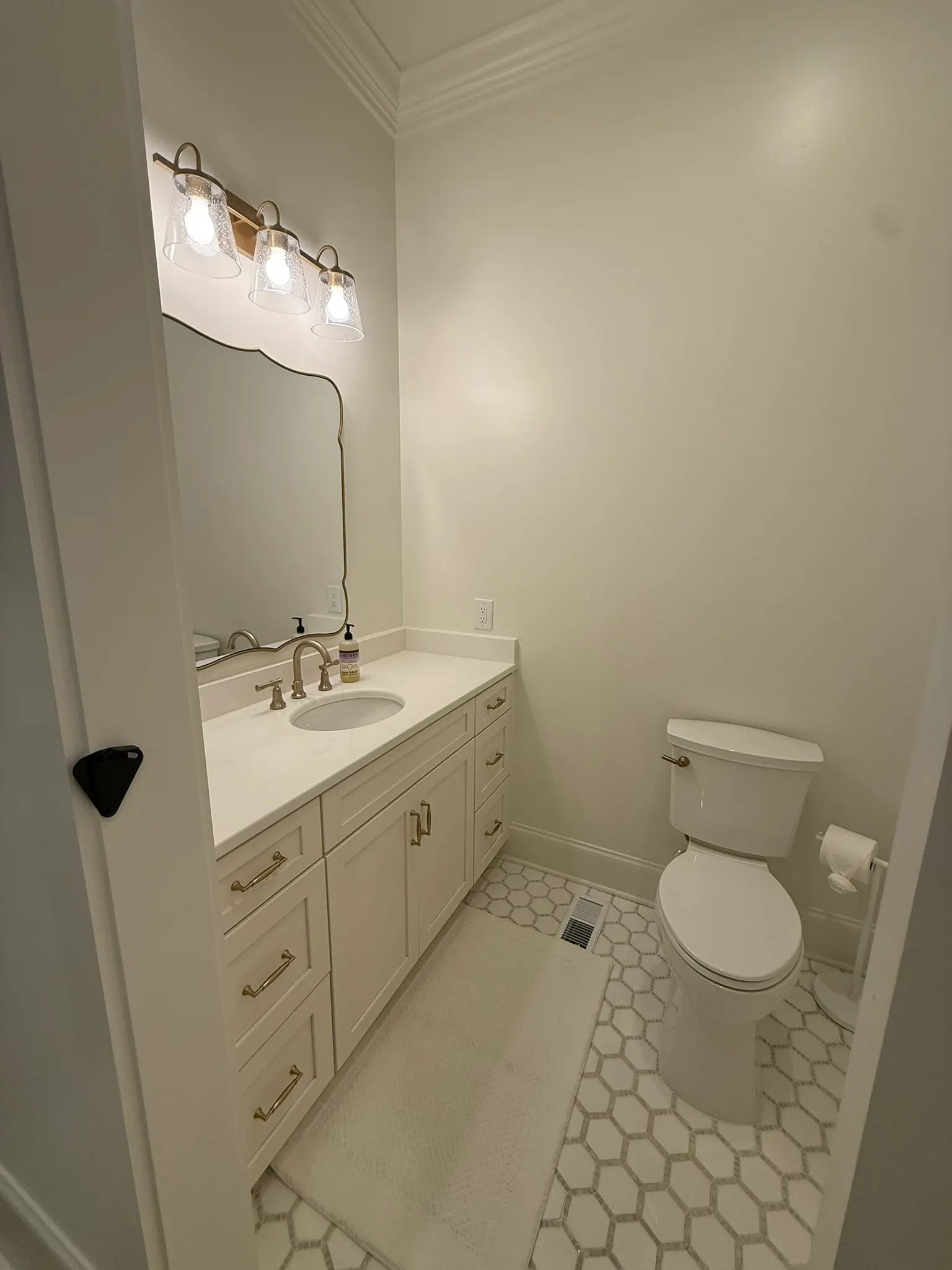 Modern Augusta Retreat 10
