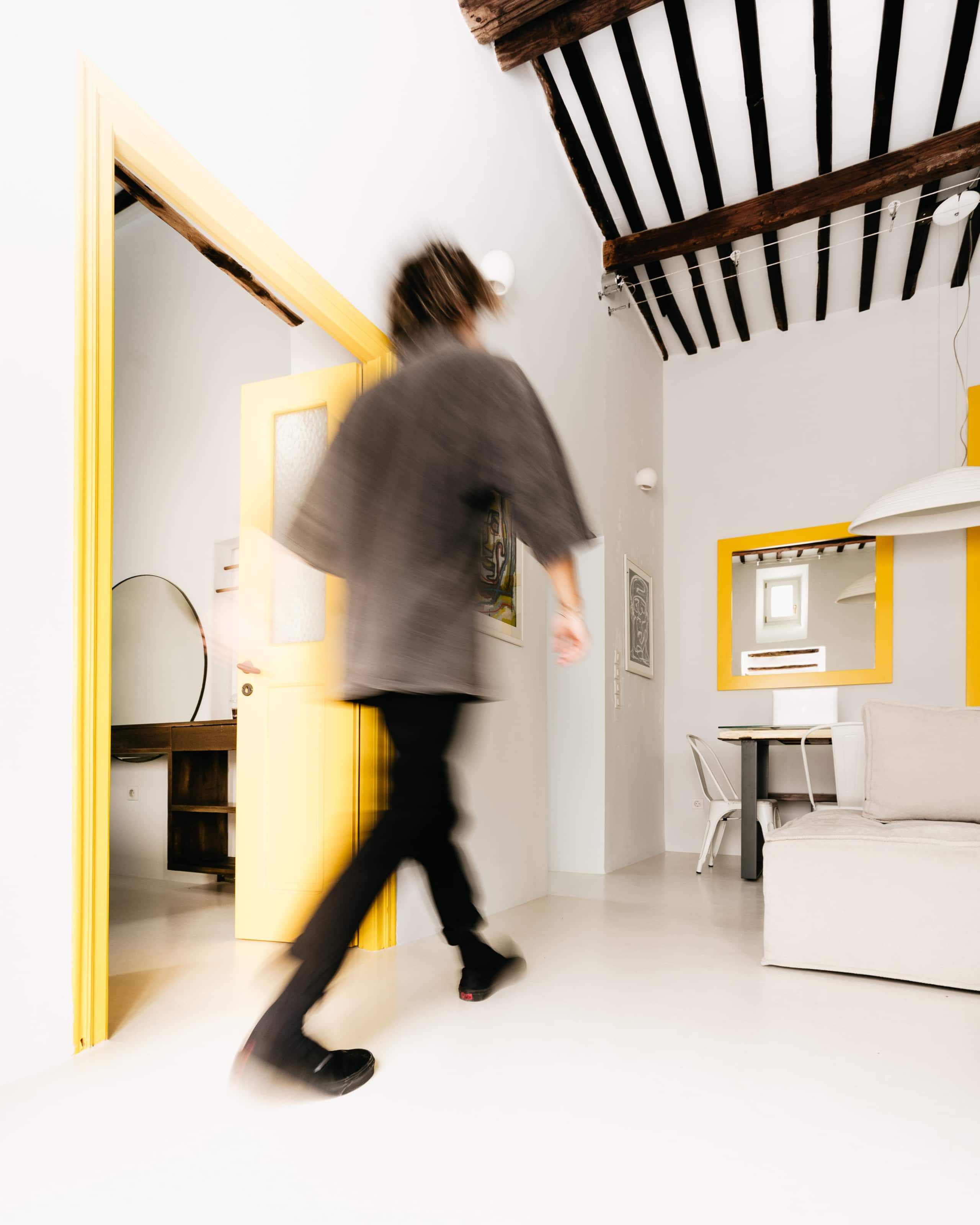 The Yellow House / Mykonos Town 12