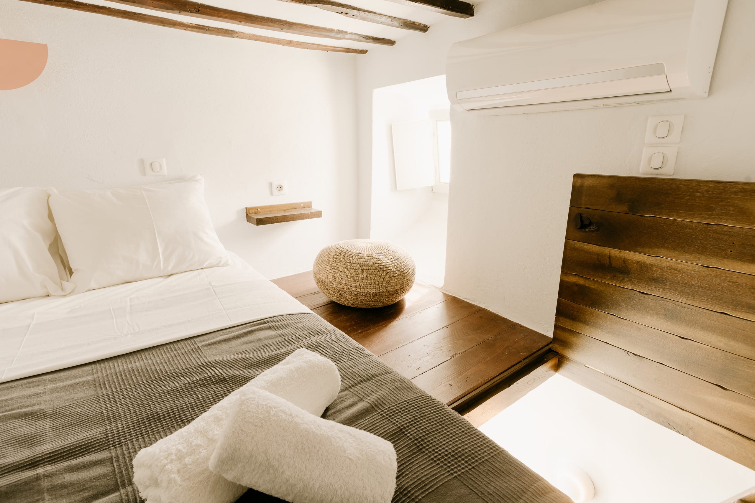 The Yellow House / Mykonos Town 38