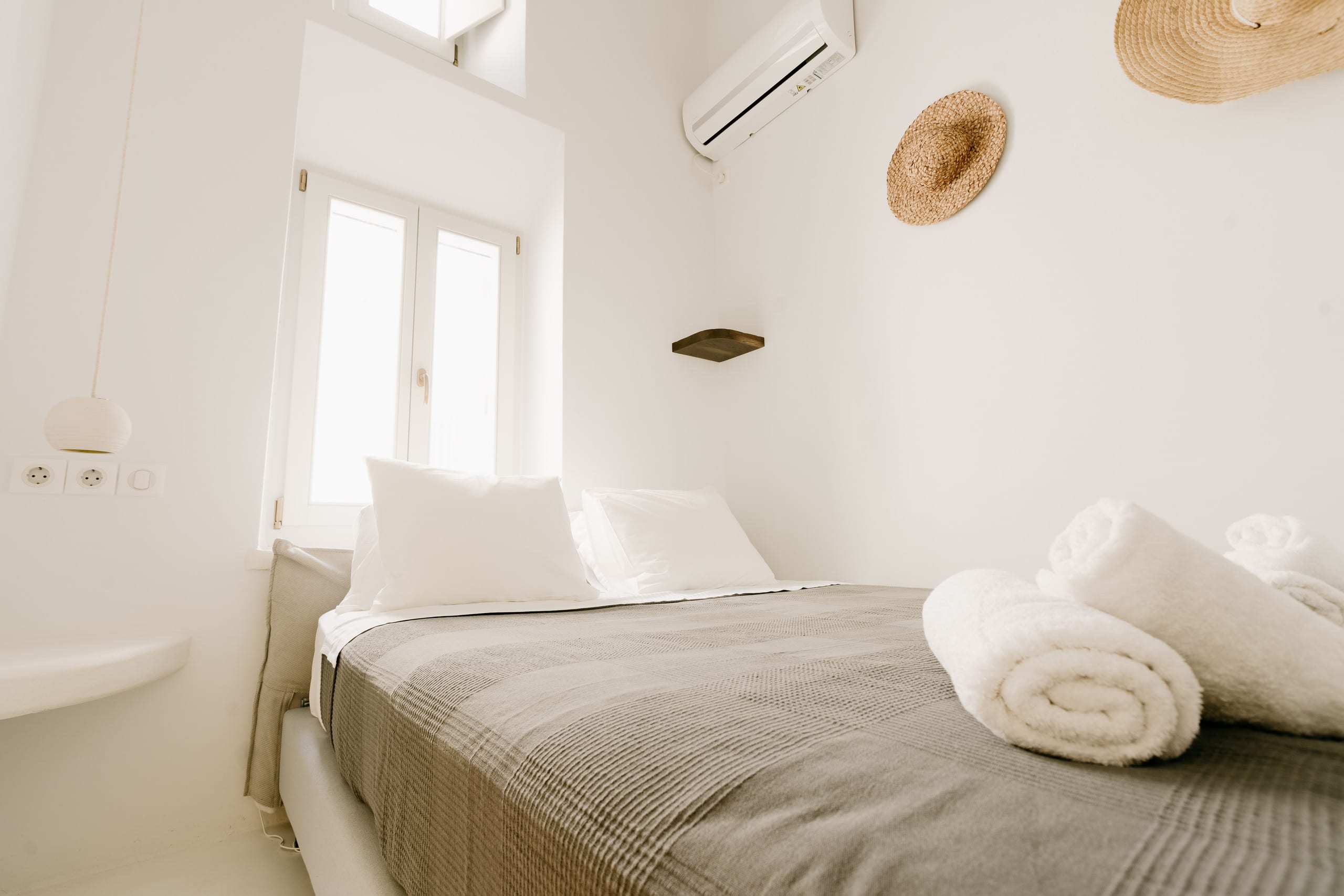 The Yellow House / Mykonos Town 19