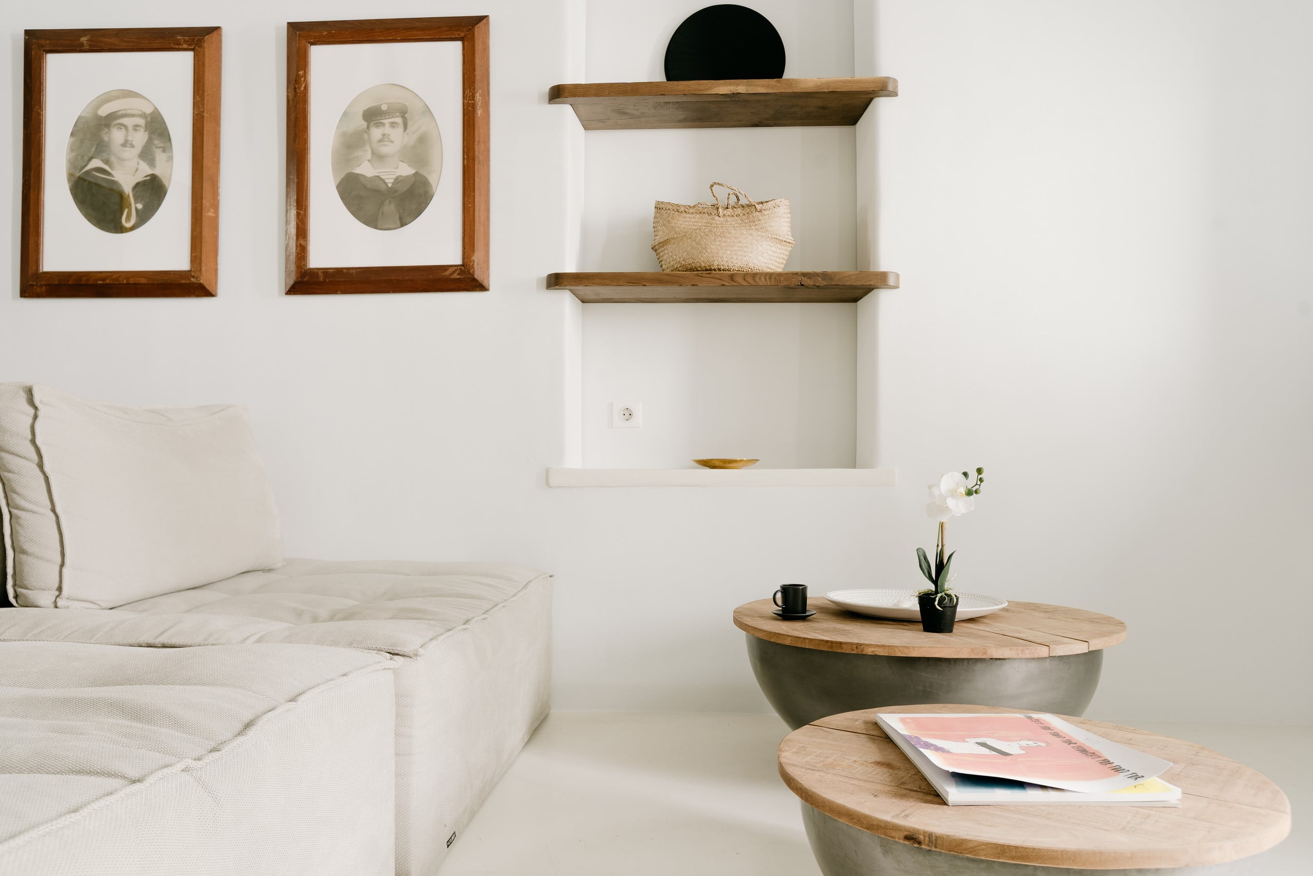 The Yellow House / Mykonos Town 7