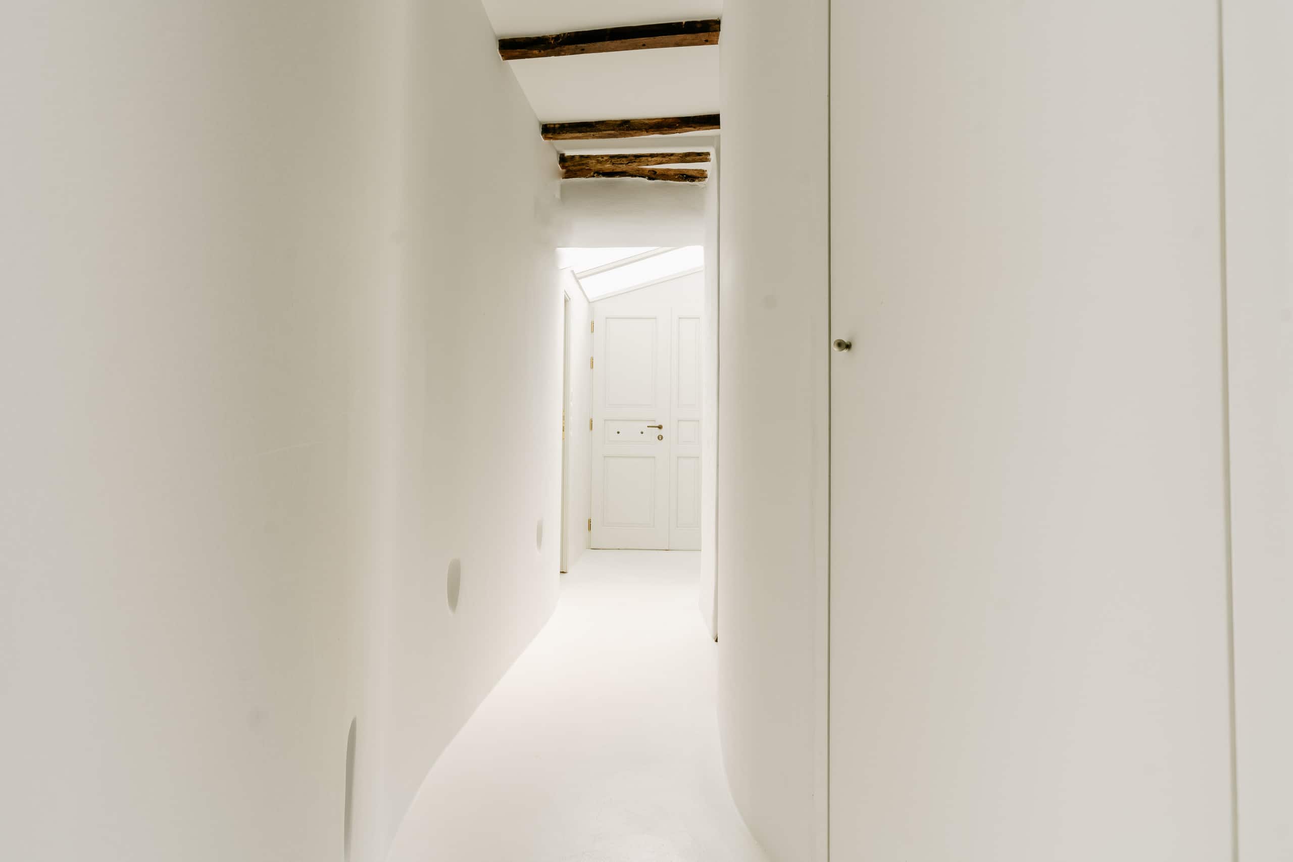 The Yellow House / Mykonos Town 24