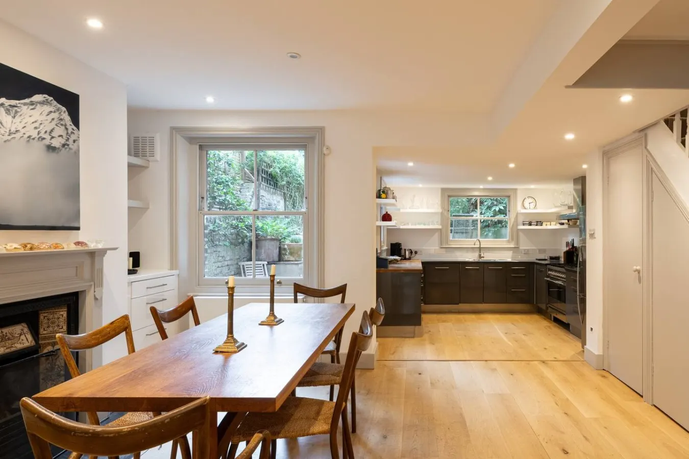Charming Battersea House Next to Battersea Park 9