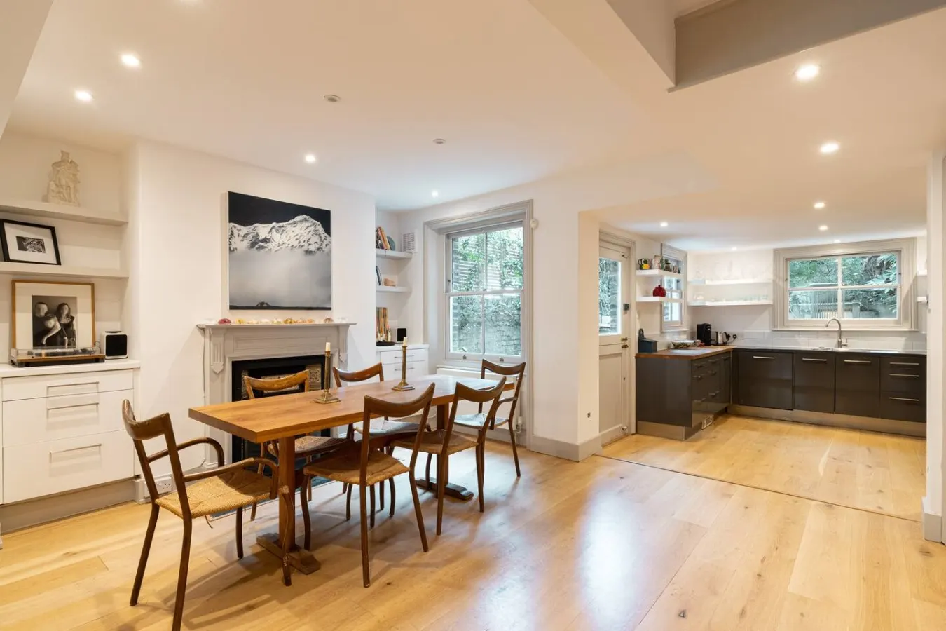 Charming Battersea House Next to Battersea Park 13