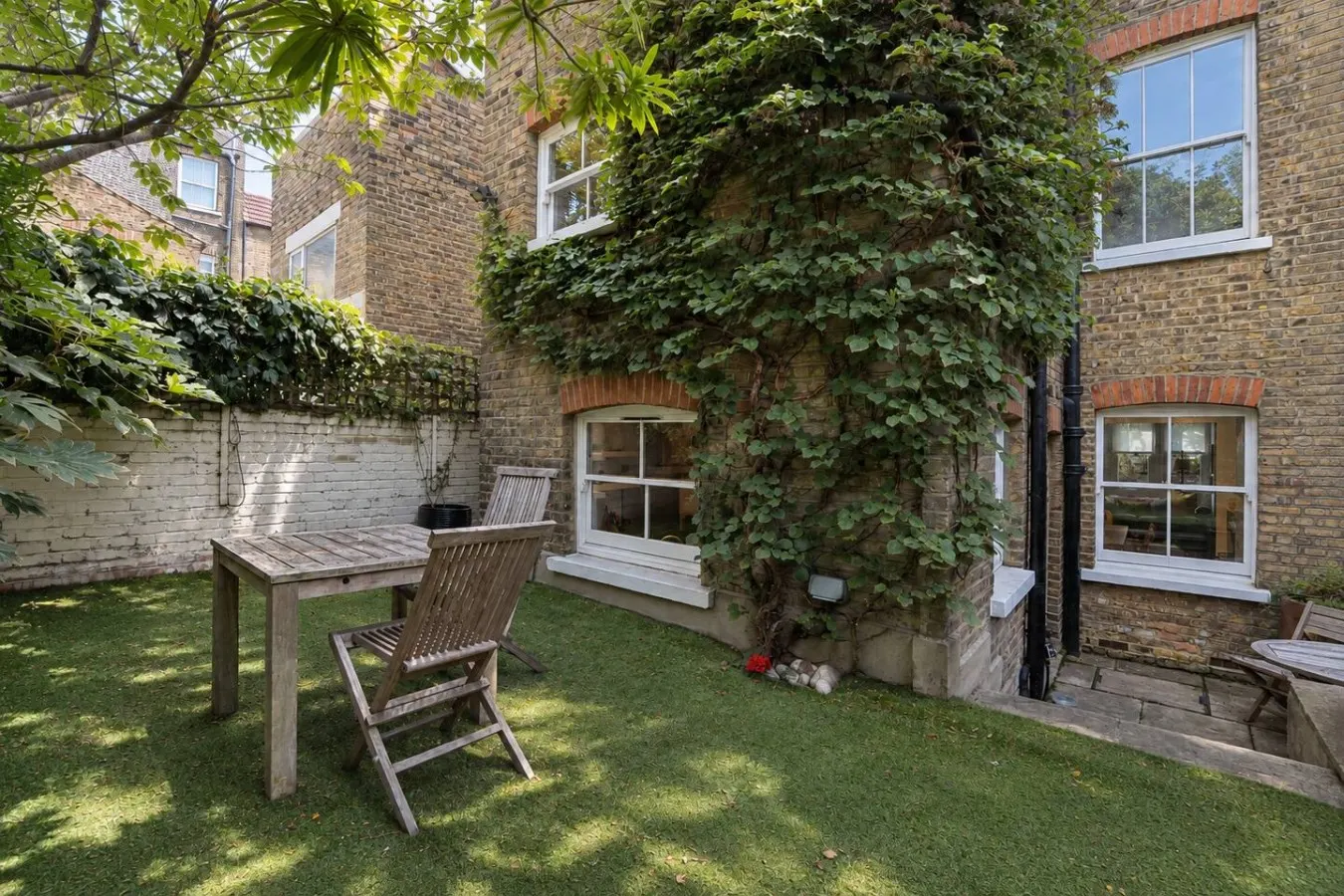 Charming Battersea House Next to Battersea Park 17