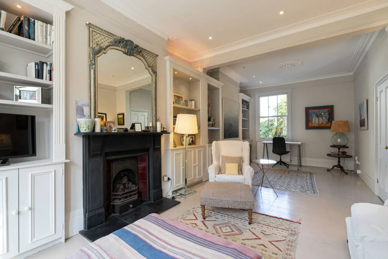 Charming Battersea House Next to Battersea Park 8
