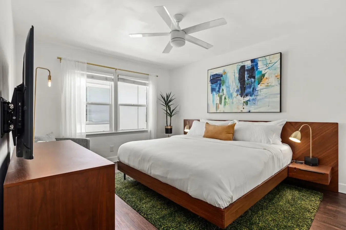 Spacious Coastal Apartment in a Colorful Community — photo 3