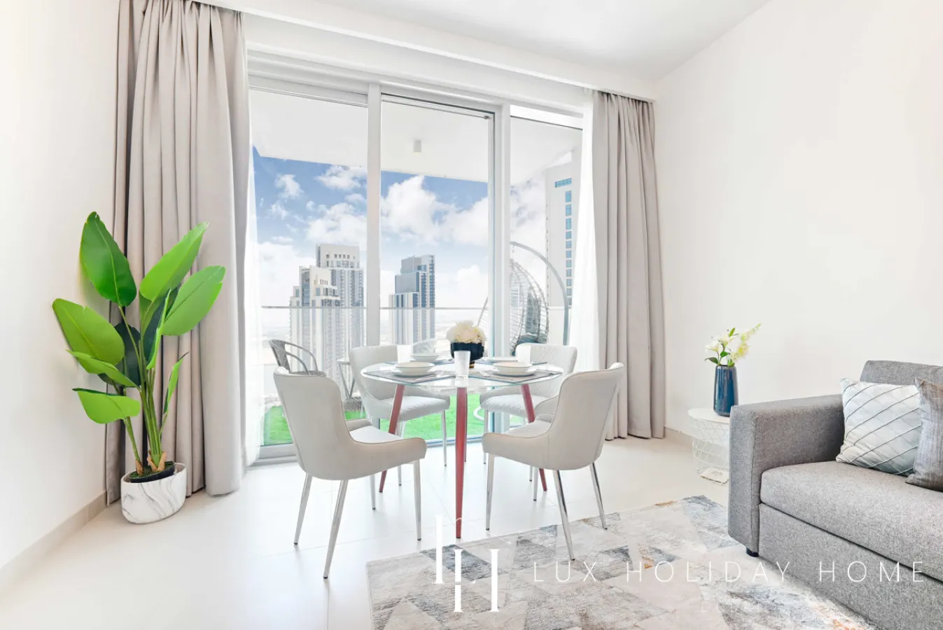 LUX The Dubai Creek View Suite 12