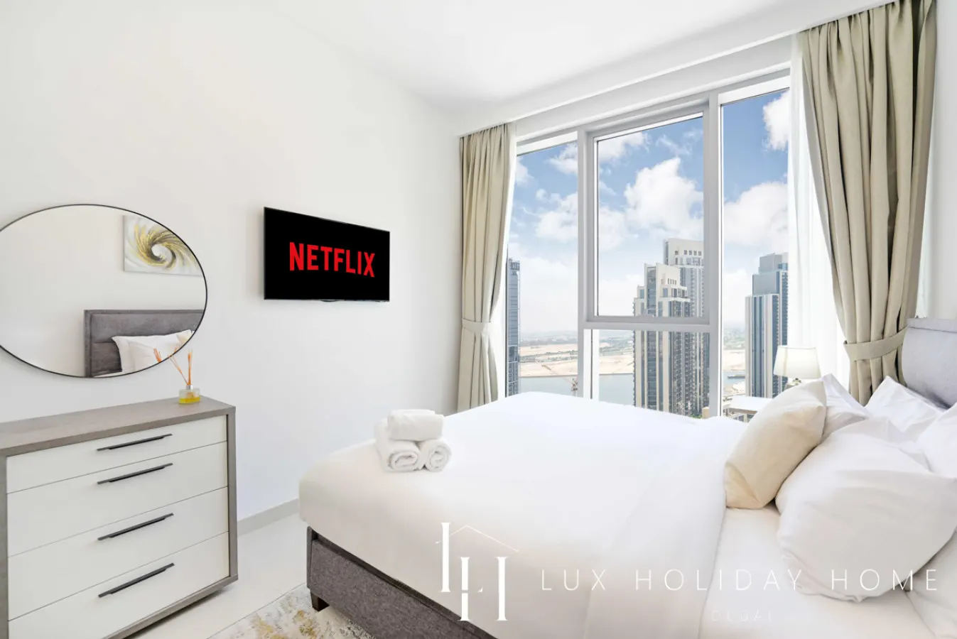 LUX The Dubai Creek View Suite 15