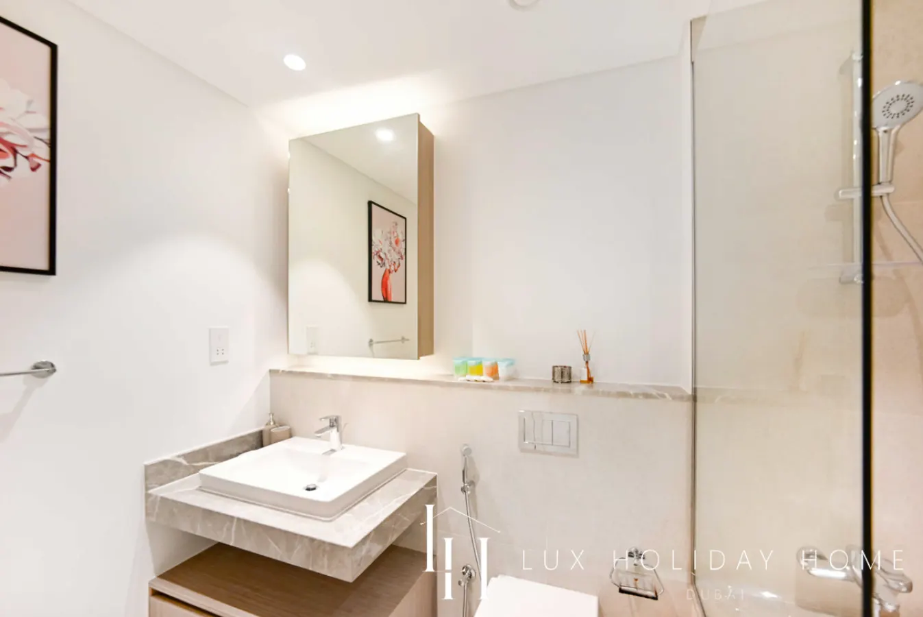 LUX The Dubai Creek View Suite 17