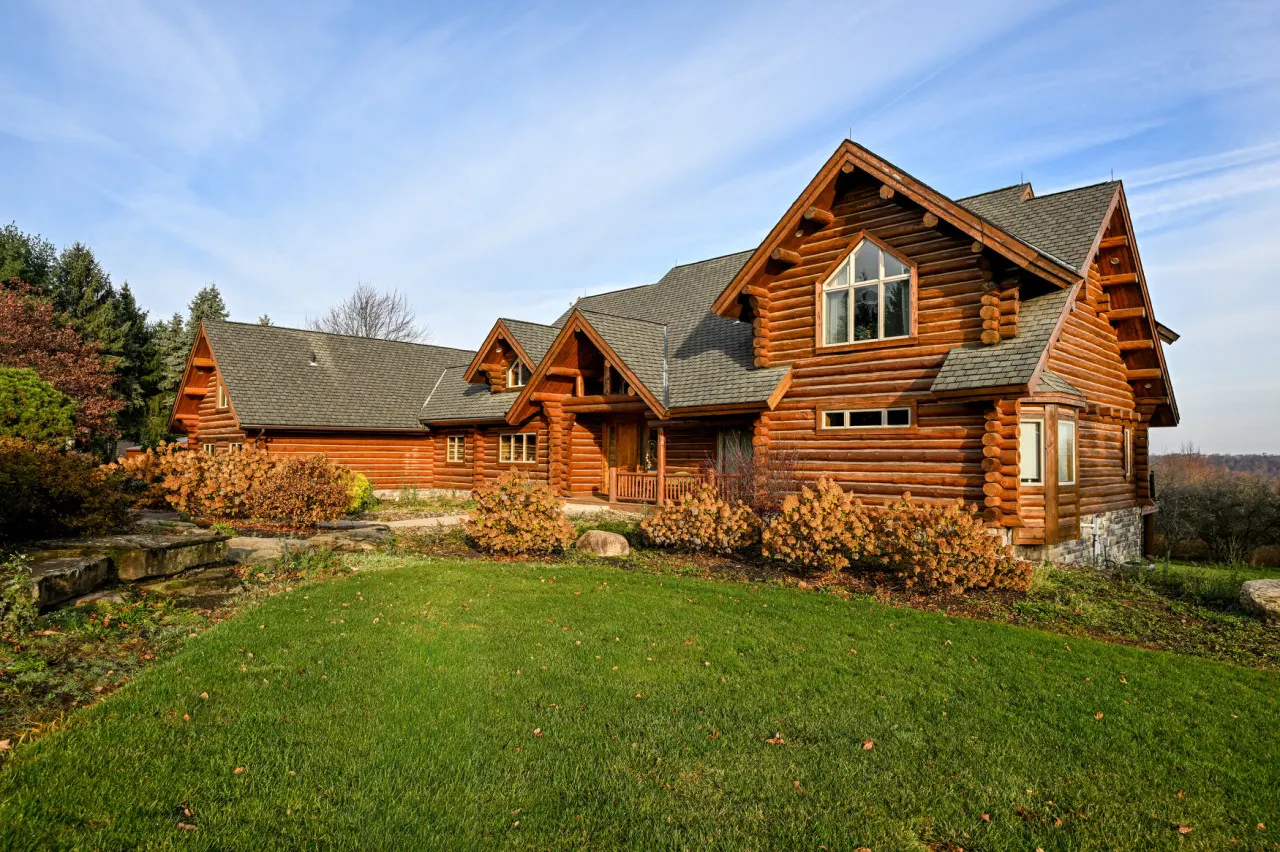 Rustic Timber Lodge w/Hot Tub-Sleeps 16 — photo 2