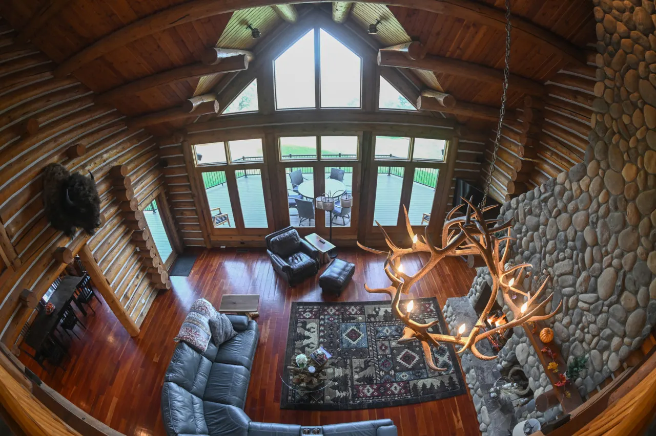 Rustic Timber Lodge w/Hot Tub-Sleeps 16 10