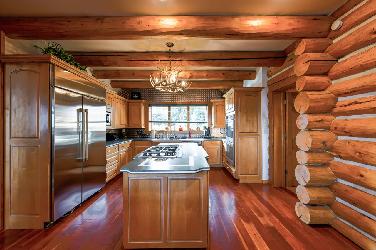 Rustic Timber Lodge w/Hot Tub-Sleeps 16 18