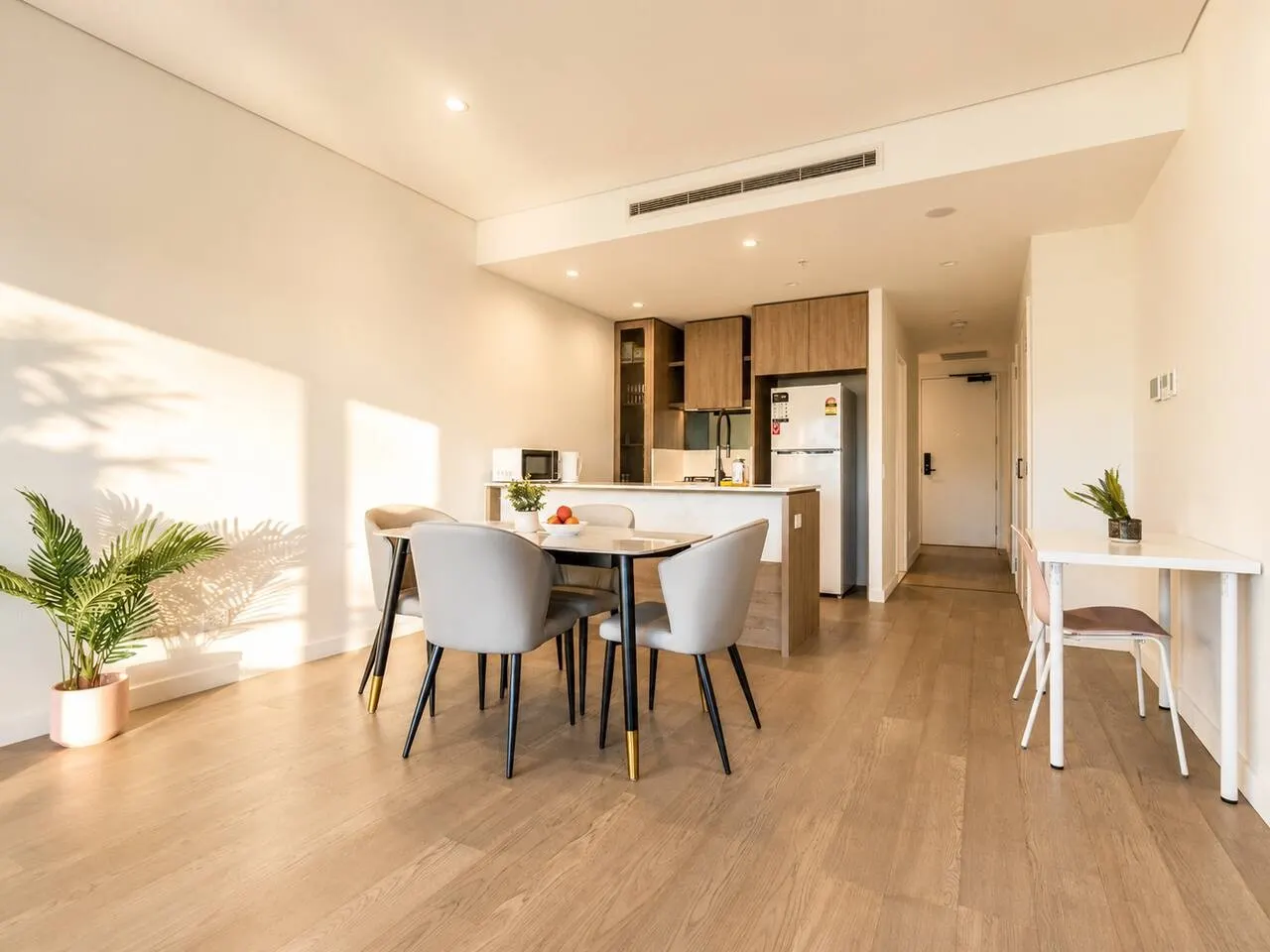 Spacious Zetland Stay Walk to Green Square 9