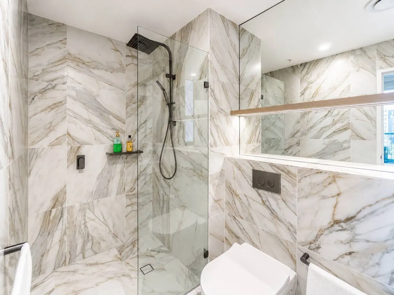 Spacious Zetland Stay Walk to Green Square 13