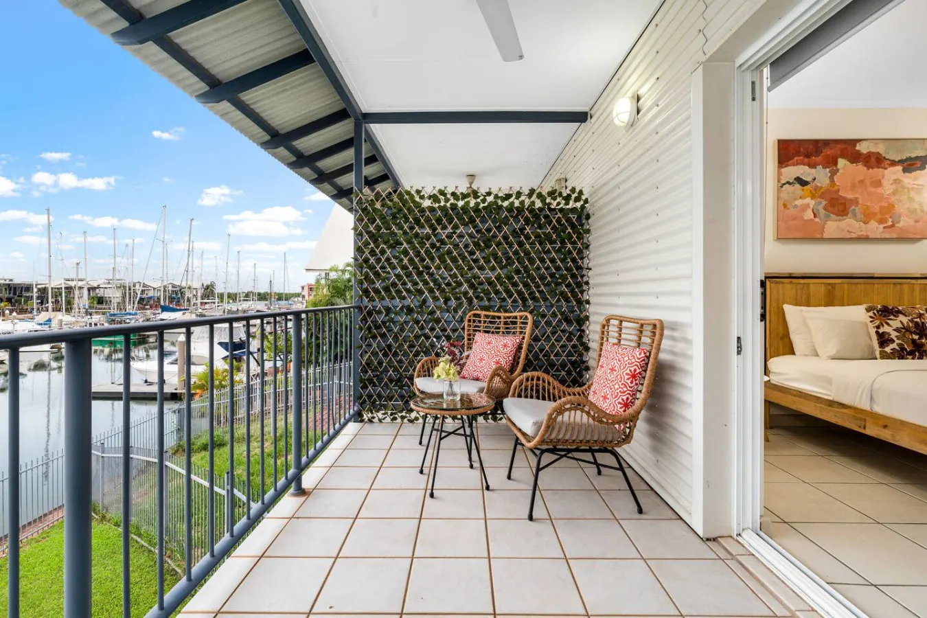 Zen Dockside Point: Marina view - Patio - Parking — photo 1