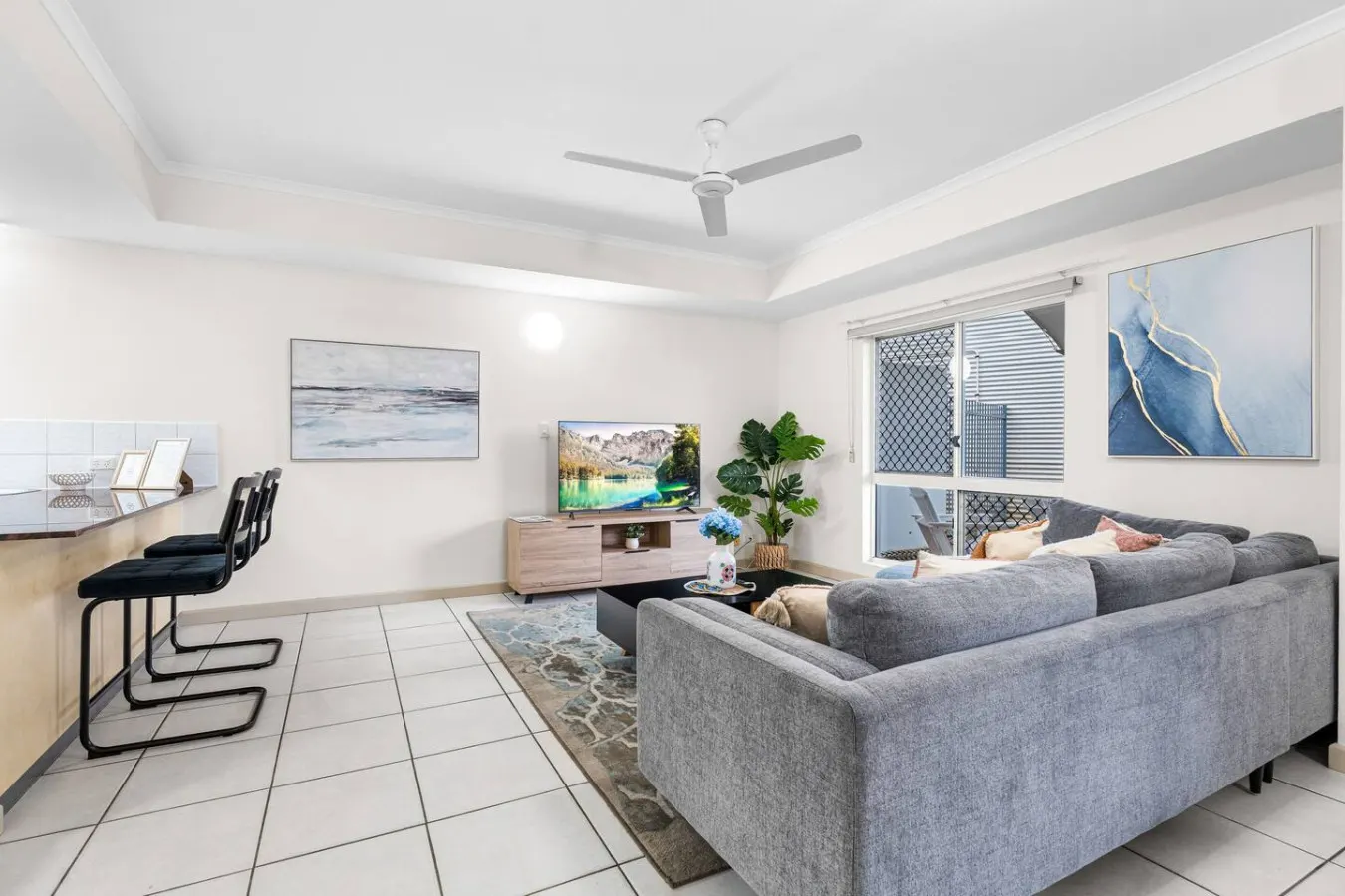 Zen Dockside Point: Marina view - Patio - Parking 10