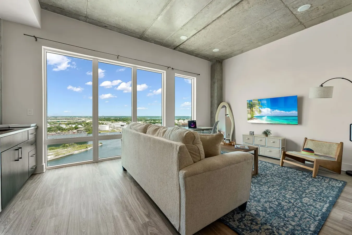 Channelside: Amalie Arena Convention Center DT 19