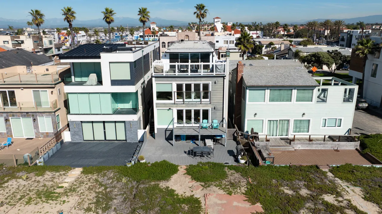 Sunset Beach Getaway - Beachfront, Views, Pets, 2 Units 6