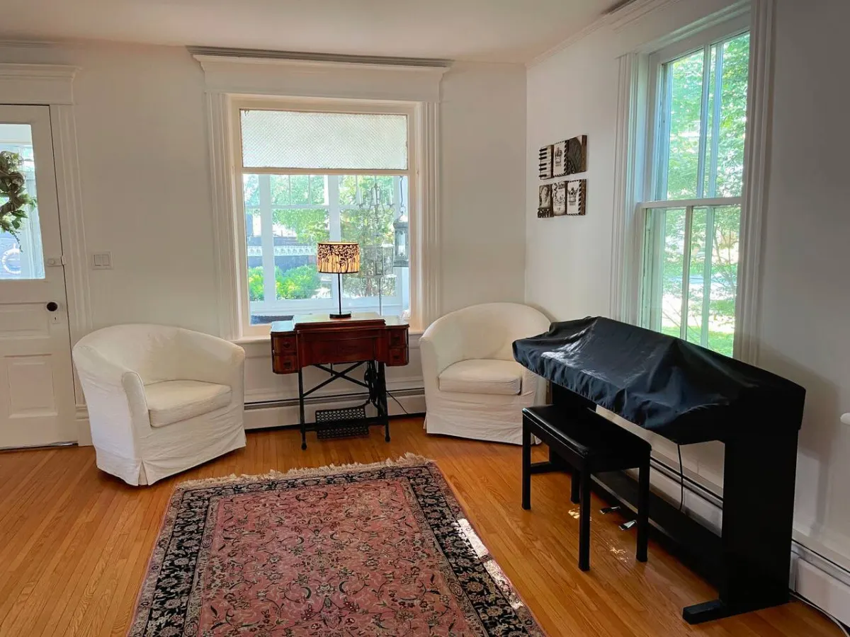 Spacious & Charming Century Home - Wellington - TWO beach passes! 8