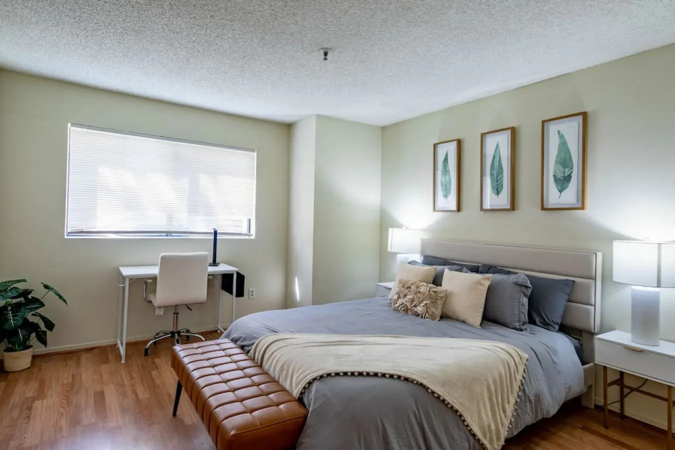 Comfy,Quiet,GREAT Location by Route 66/DT — photo 3