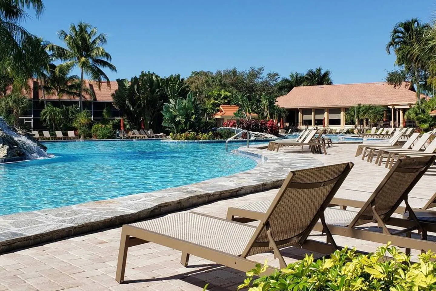 Bahama Breeze @ Falling Waters Naples, FL