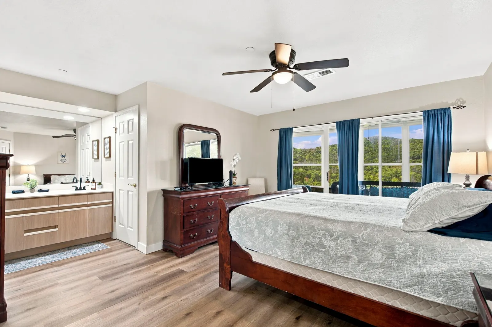 Amazing Lake View! Indoor Pool, Hot Tub, Golf 16