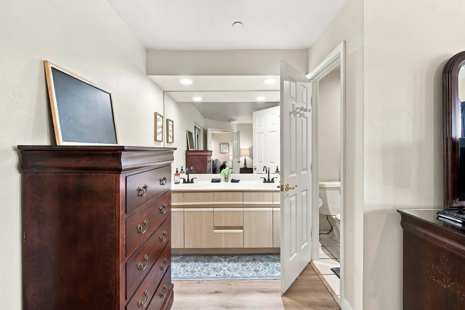 Amazing Lake View! Indoor Pool, Hot Tub, Golf 17