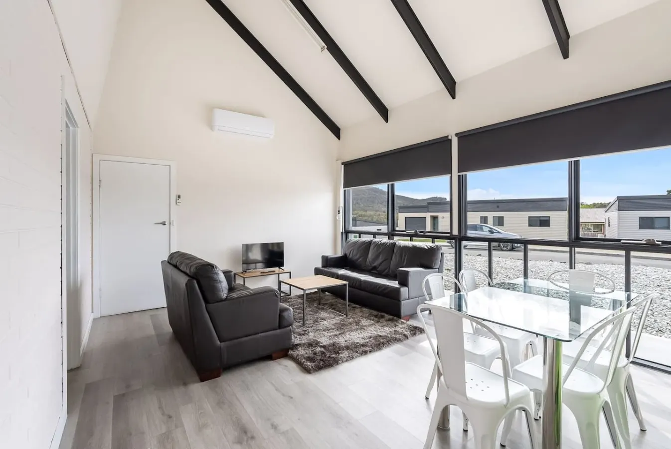Expansive River-View Oasis, Large Family Home 15
