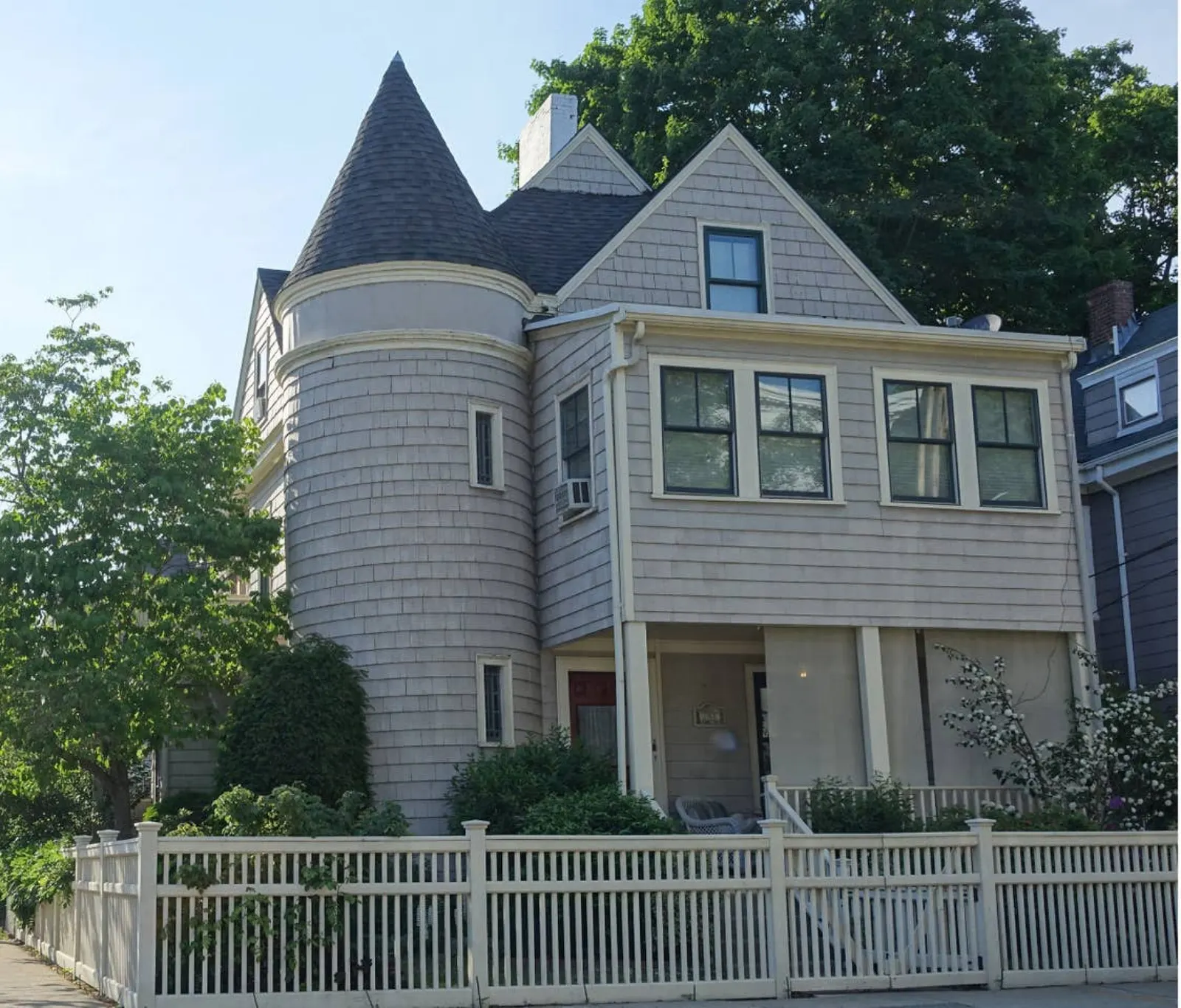 Luxury Harvard/MIT Victorian — photo 2